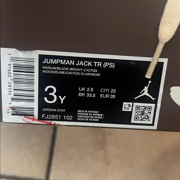Nike jumpman Jack Travis Scott size 3y